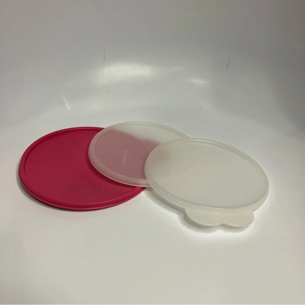 Tupperware‎ replacement lids 2 sizes